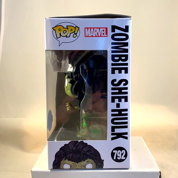 Funko Pop Zombie She-Hulk Special Edition - Picture 3 of 8